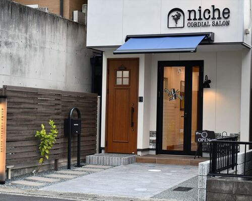 店の外観